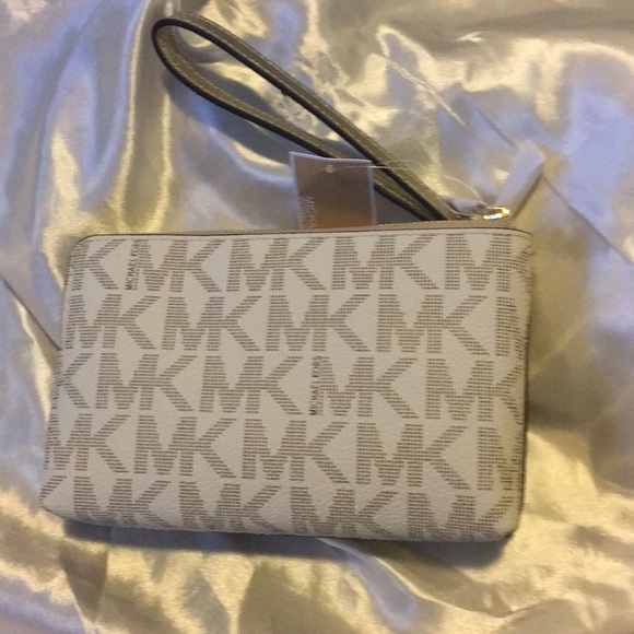 LAST ONE! NWT MICHAEL KORS Jet Set Travel Wristlet - Picture 3 of 8